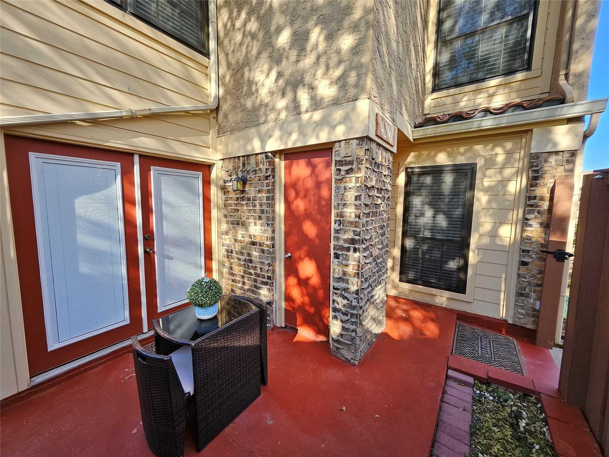 photo 1: 4269 Madera Road Unit 2, Irving TX 75038