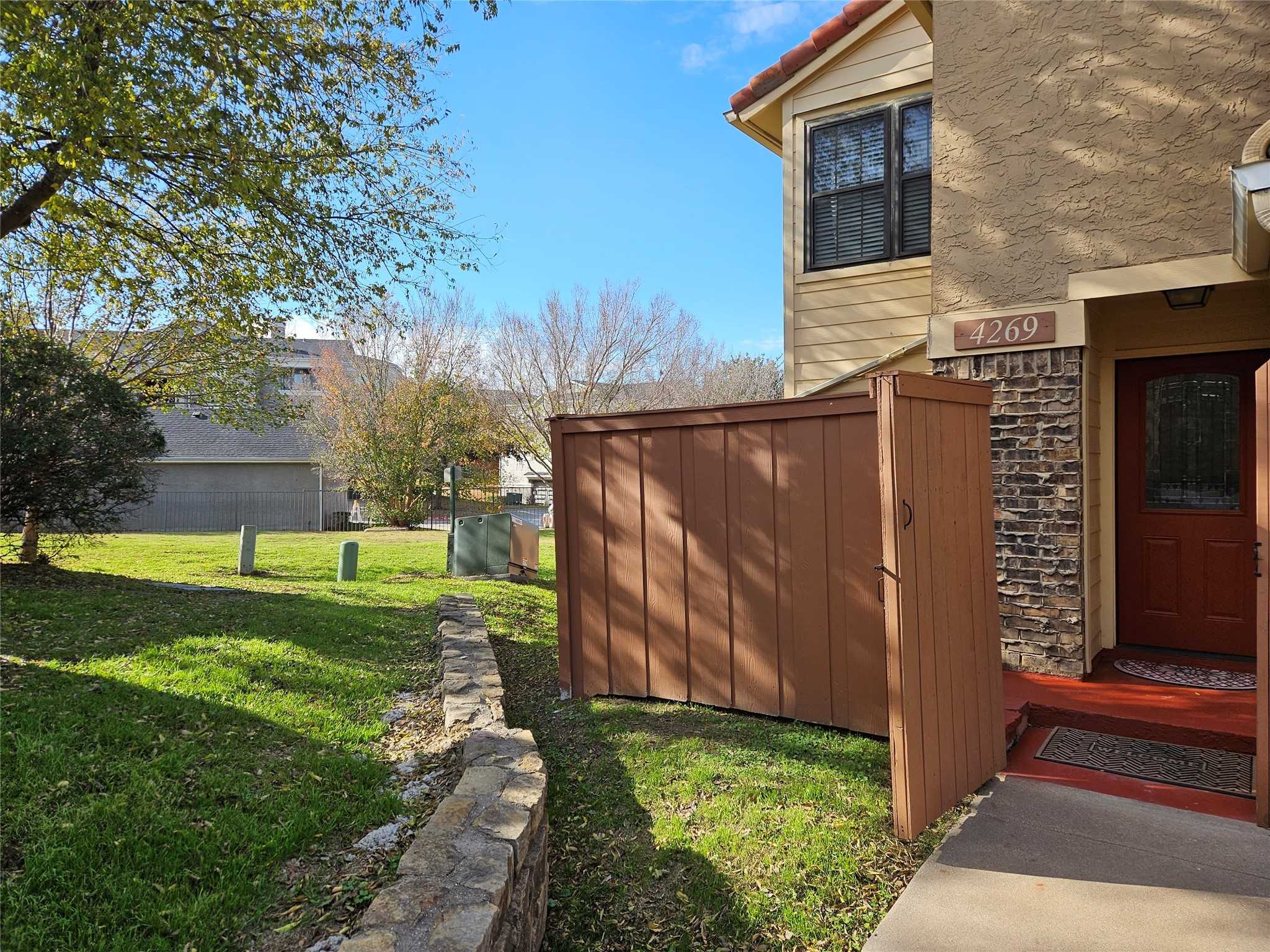 photo 2: 4269 Madera Road Unit 2, Irving TX 75038