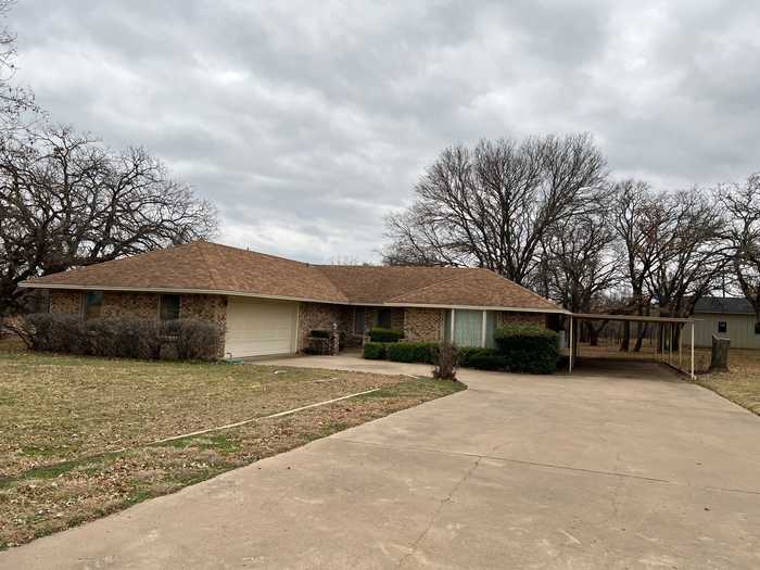 photo 2: 215 Rambling Oaks Road, Graham TX 76450