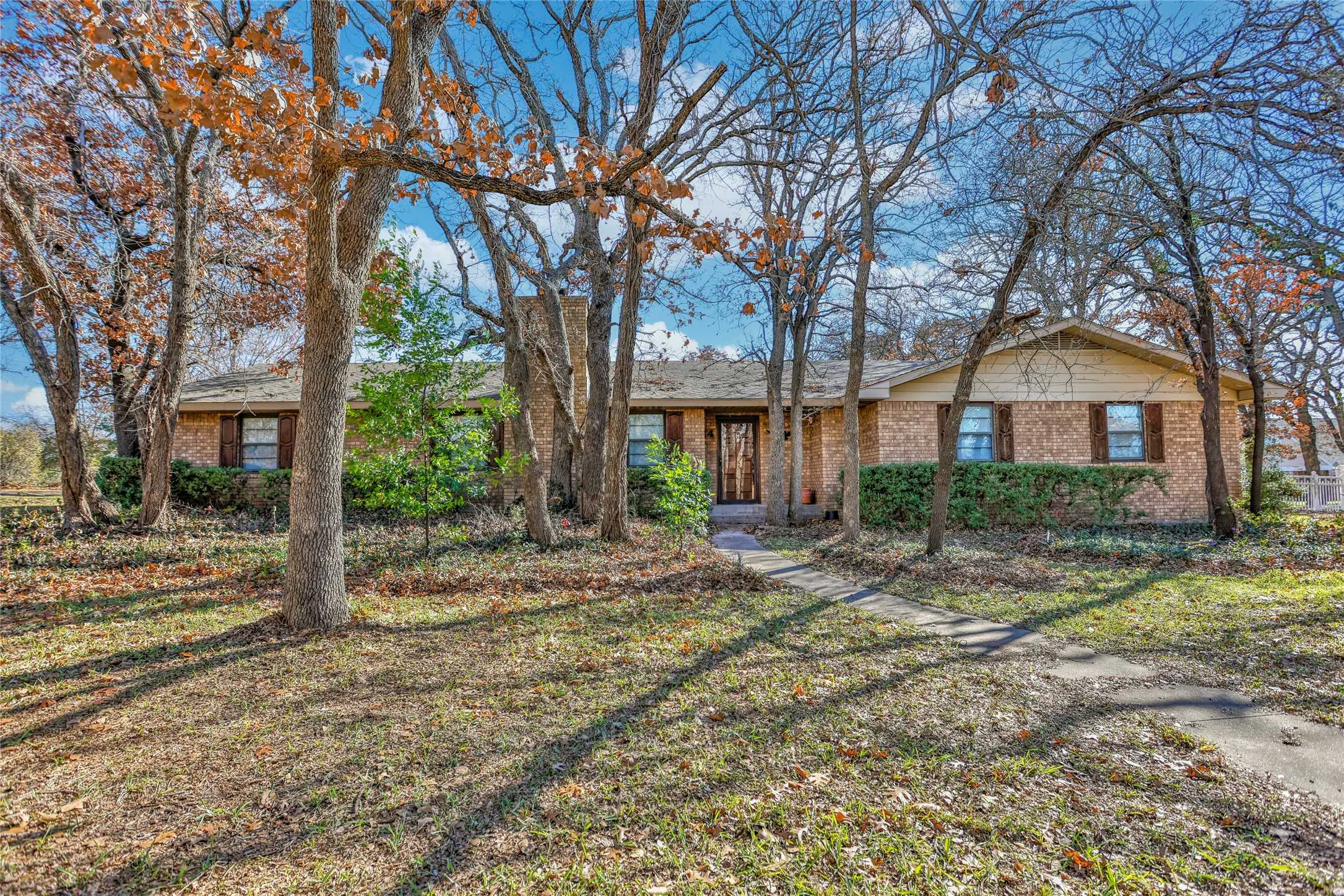 photo 1: 14 Creekwood Trail, Bowie TX 76230