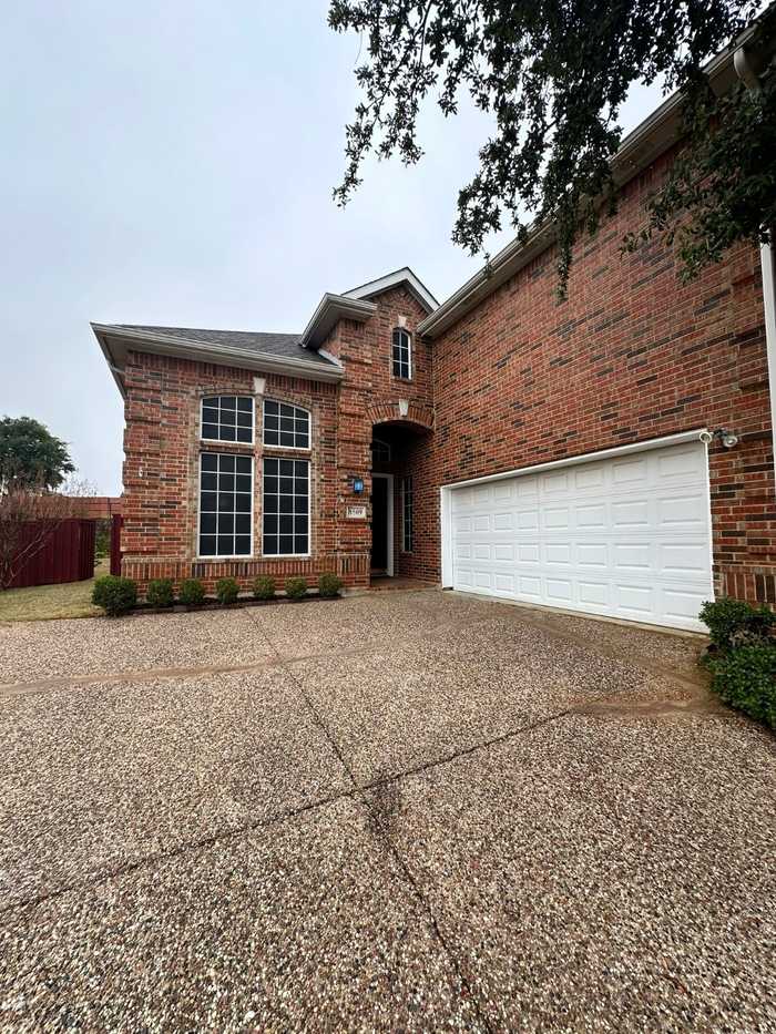 photo 2: 8509 Rugby Drive, Irving TX 75063