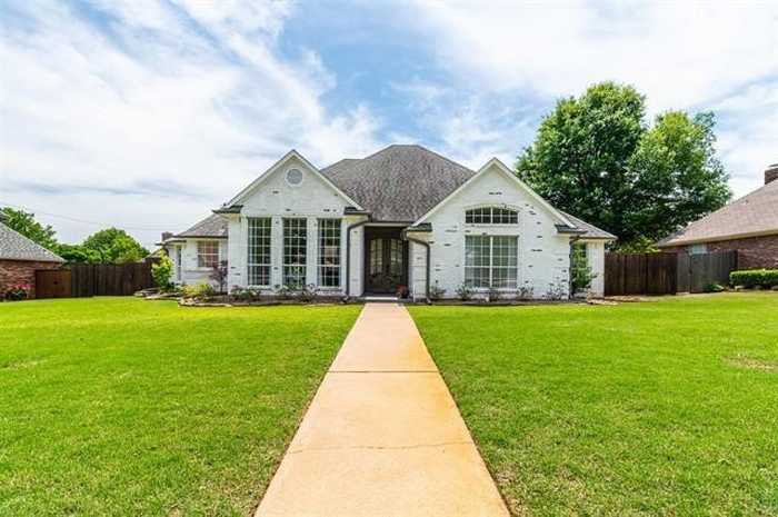 photo 1: 4010 Oleander Street, Paris TX 75462