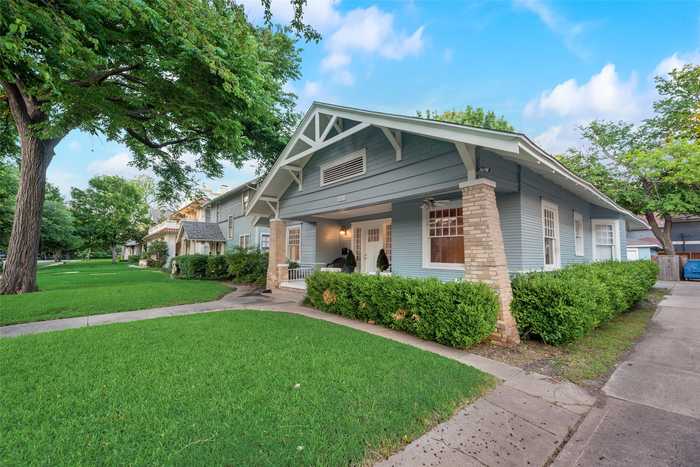 photo 2: 4920 Worth Street, Dallas TX 75214