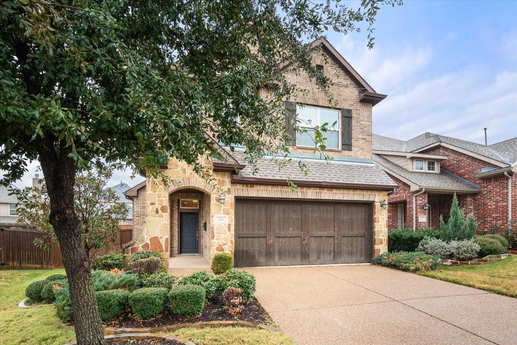 photo 2: 216 Vagon Castle Lane, Lewisville TX 75056