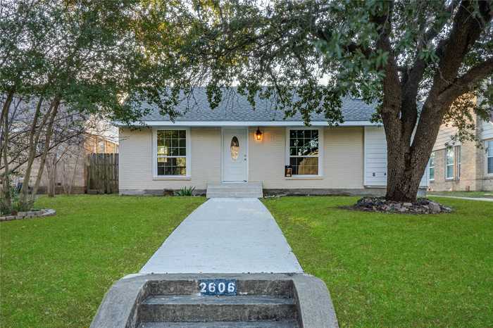 photo 1: 2606 Roanoke Avenue, Dallas TX 75235