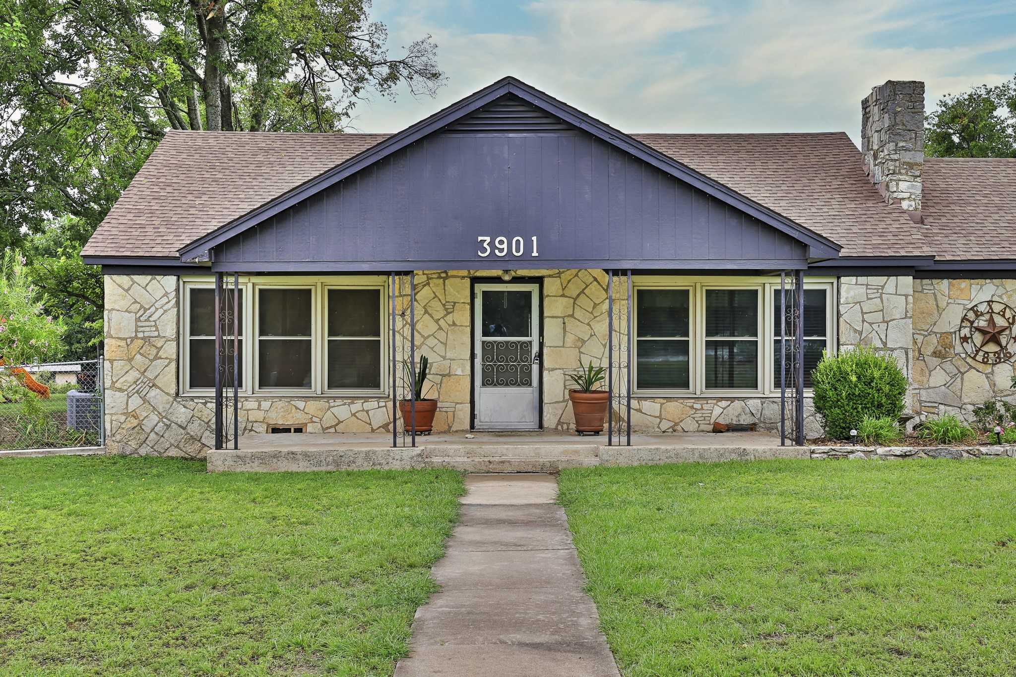 photo 2: 3901 Lipan Highway, Granbury TX 76048