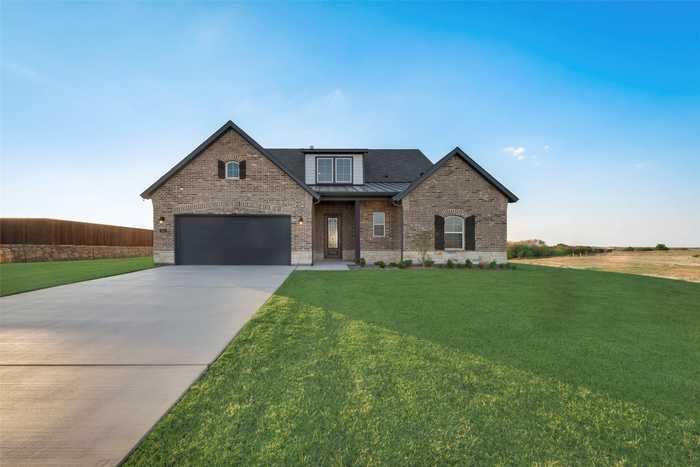 photo 2: 143 Hillock Court, Decatur TX 76234