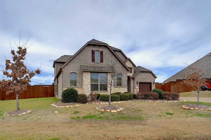 photo 2: 213 Thoroughbred Drive, Hickory Creek TX 75065