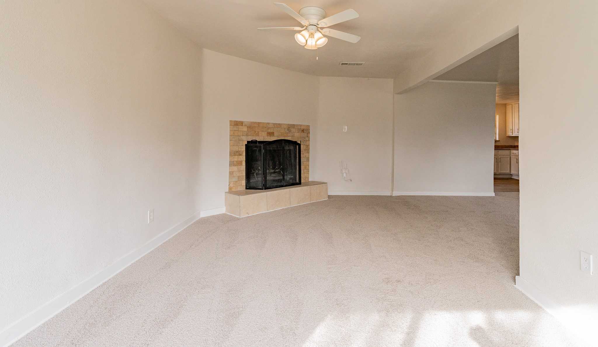 photo 3: 515 E Daugherty Drive, Garland TX 75041