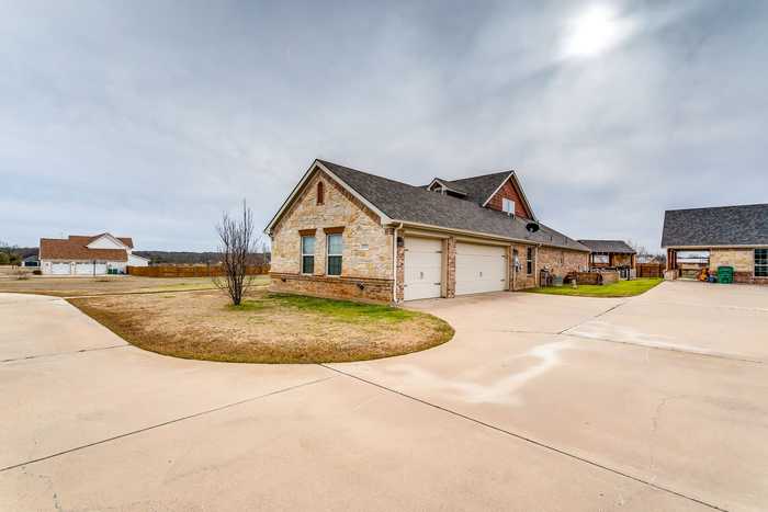 photo 2: 1575 Timbercreek Drive, Stephenville TX 76401