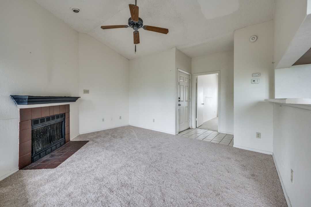 photo 3: 4113 Esters Road Unit 606, Irving TX 75038