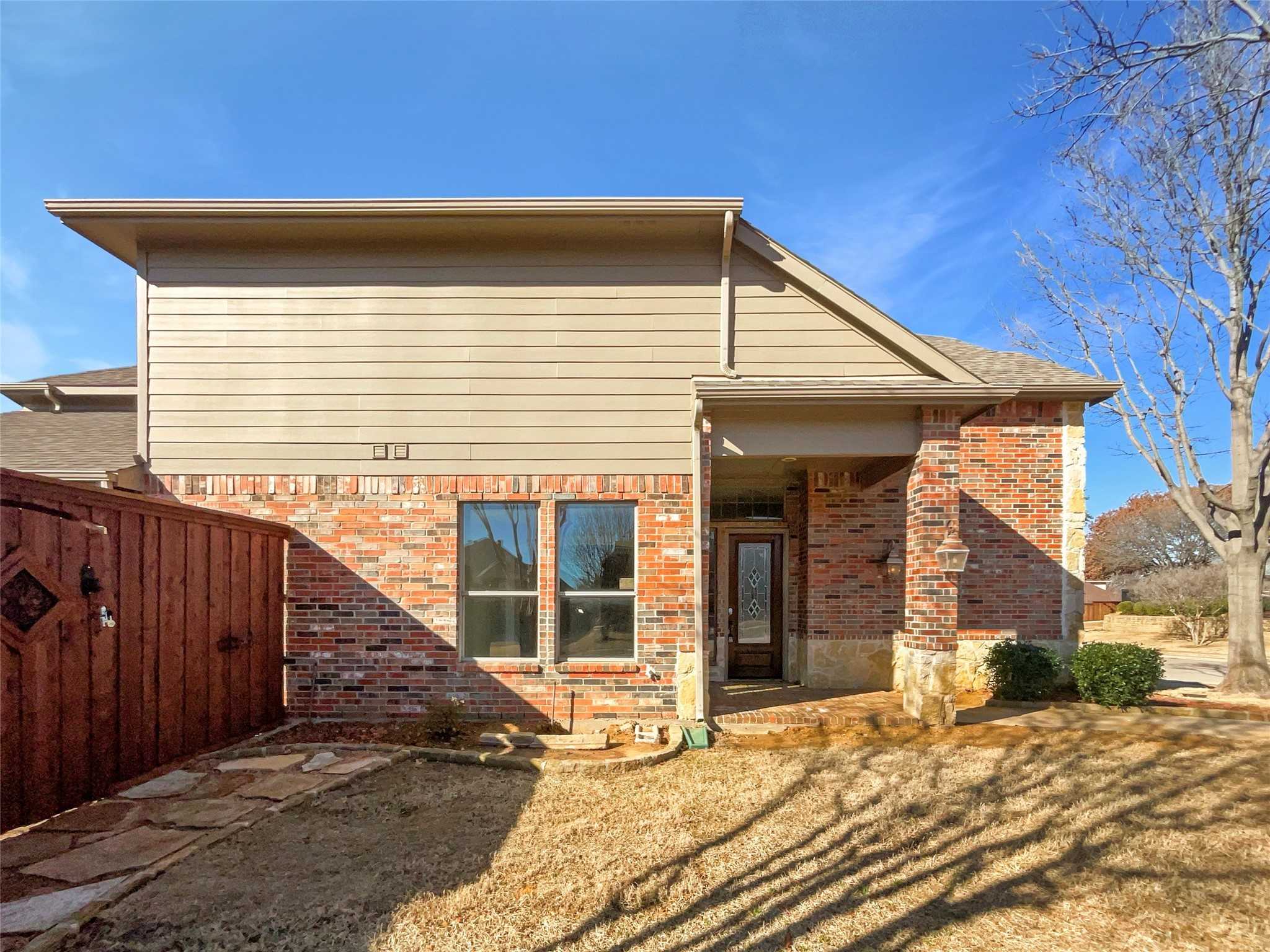 photo 2: 101 Stamford Drive, Hickory Creek TX 75065