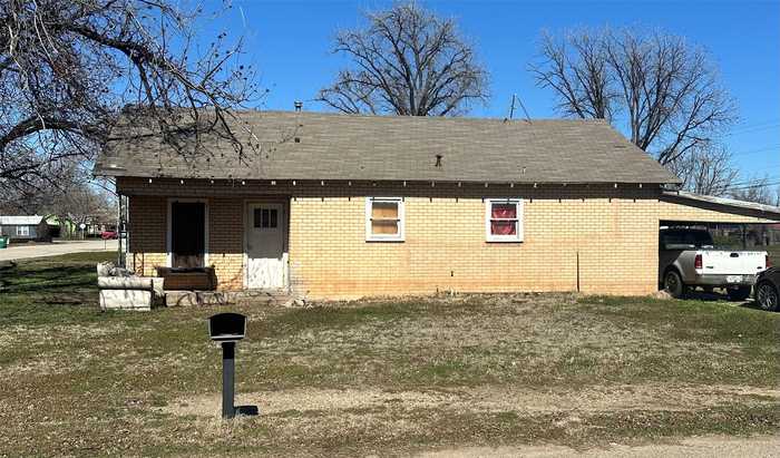 photo 1: 501 E MORRIS, Seymour TX 76380