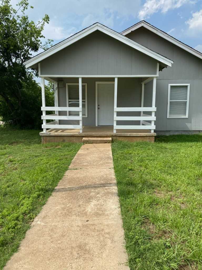 photo 1: 801 E 5th Street, Coleman TX 76834