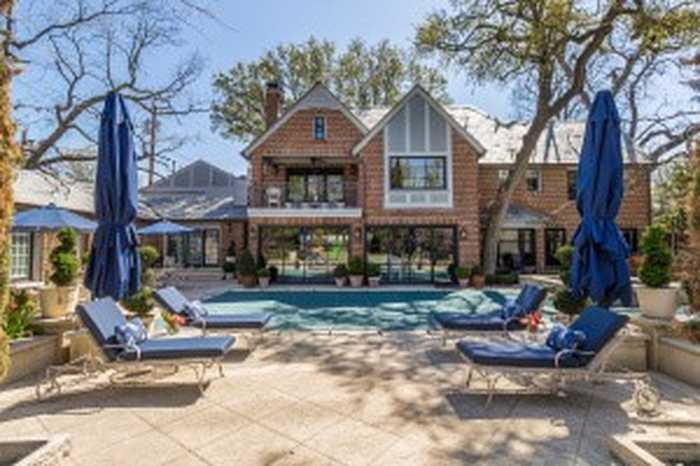 photo 2: 4502 Rawlins Street, Dallas TX 75219