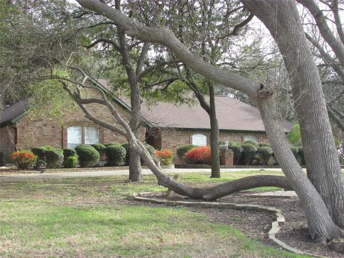 photo 2: 2107 W Baldridge Street, Ennis TX 75119