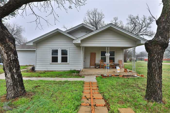 photo 2: 407 Pecan Street, Clyde TX 79510