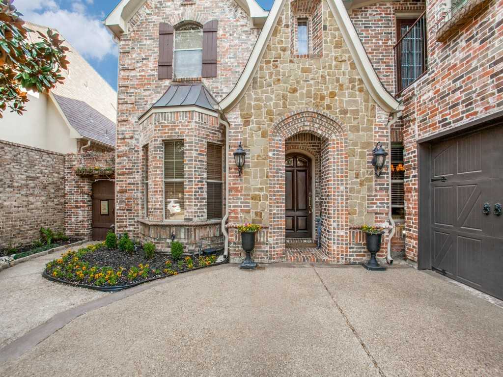 photo 3: 5049 Bridge Creek Drive, Plano TX 75093