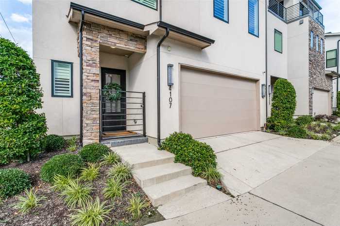 photo 2: 4107 Entrada Way, Dallas TX 75219