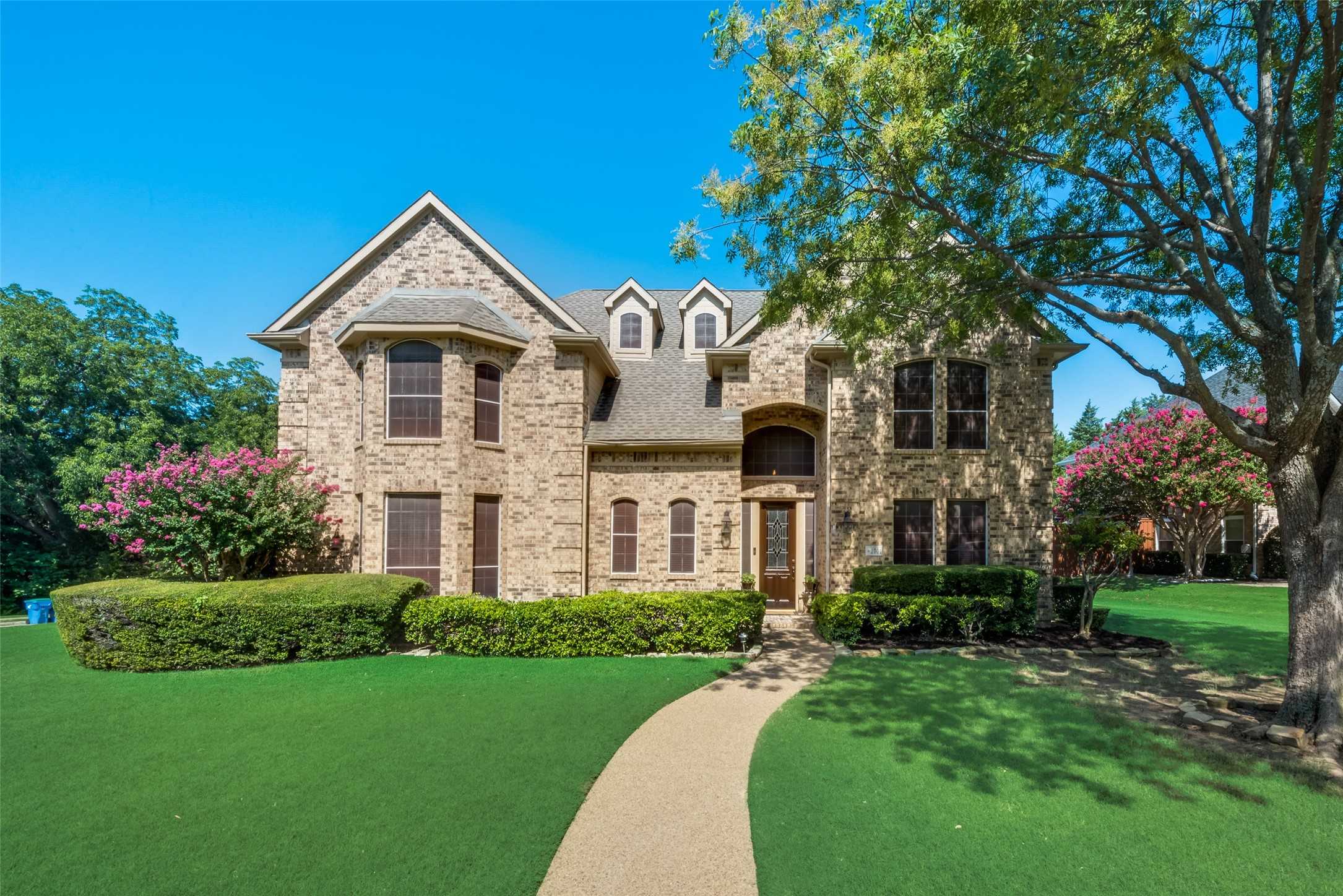 photo 3: 2701 Lakeway Drive, Rowlett TX 75088