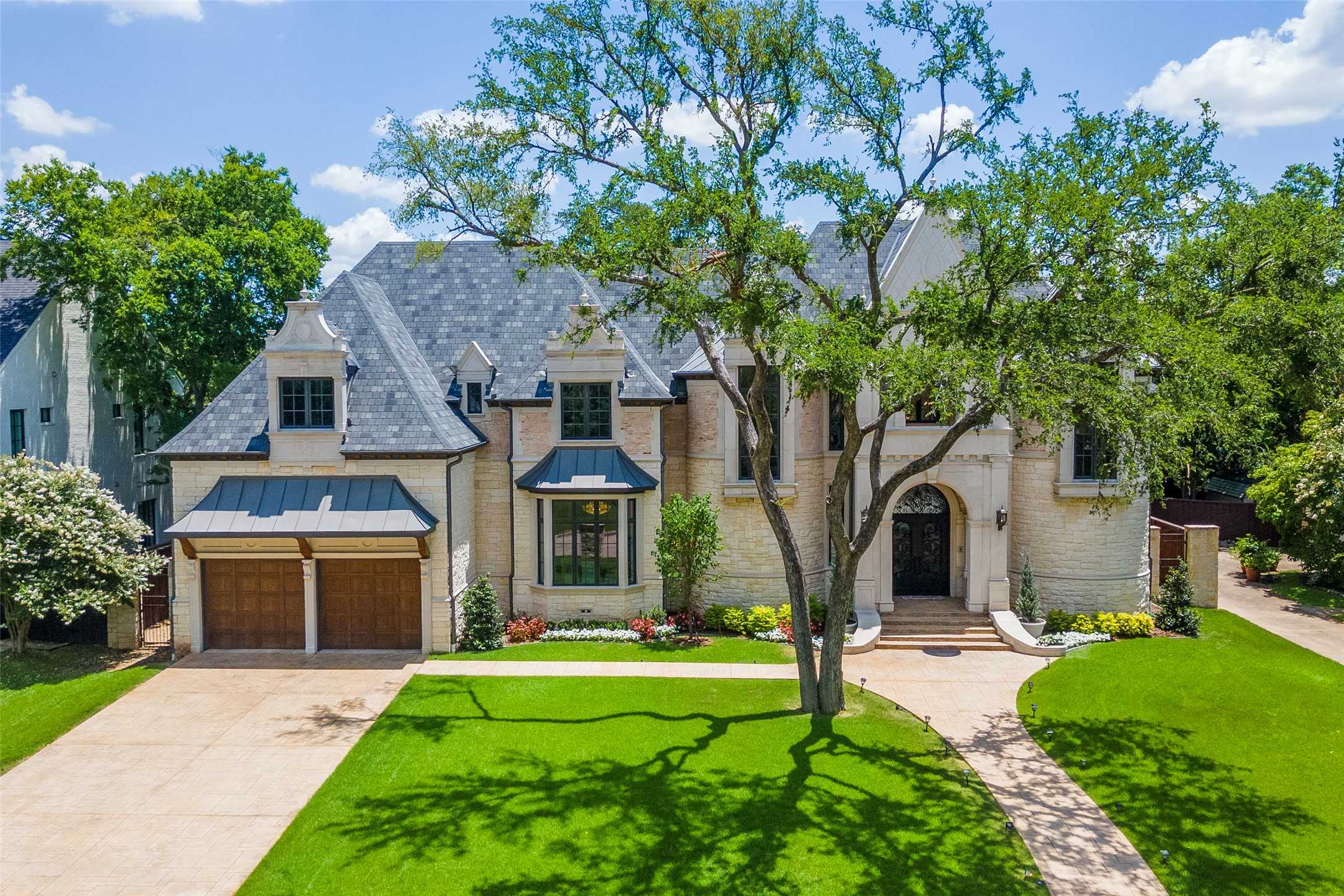 photo 1: 11216 Northgate Circle, Dallas TX 75230