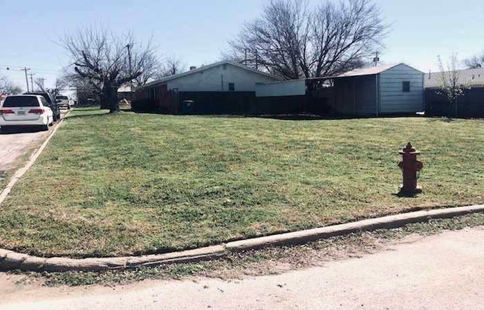 photo 21: 409 Kenshalo Street, Albany TX 76430