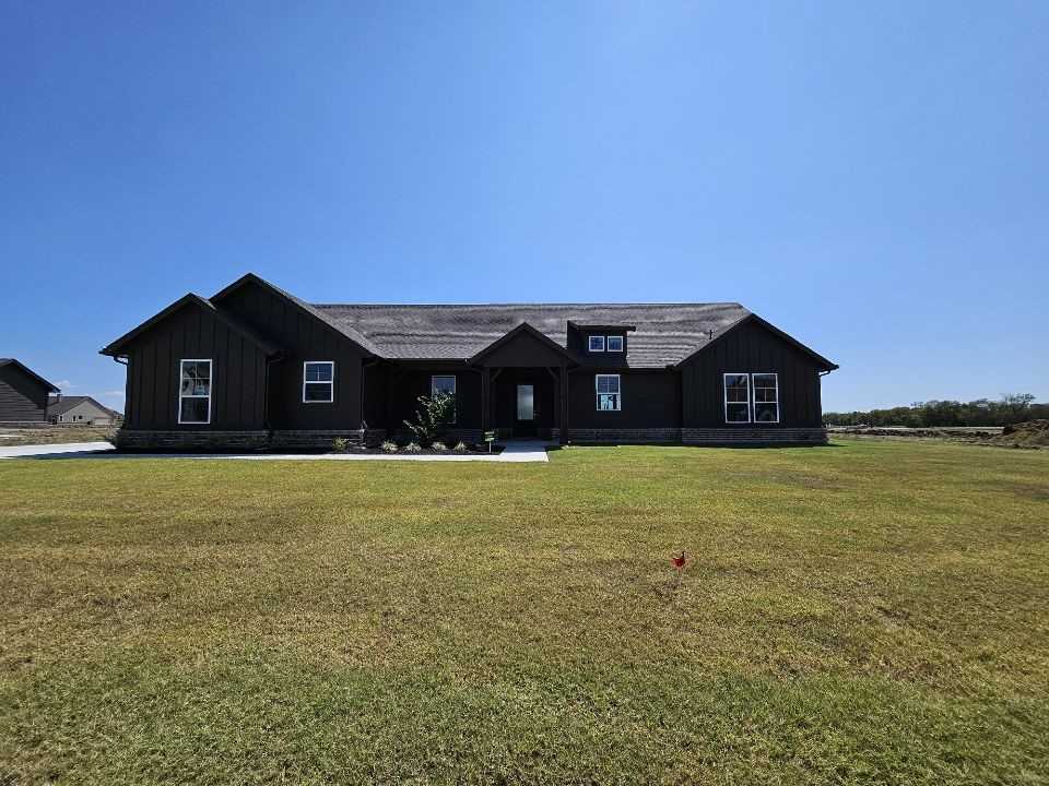 photo 1: 2911 Mossy Oak Drive, Terrell TX 75160