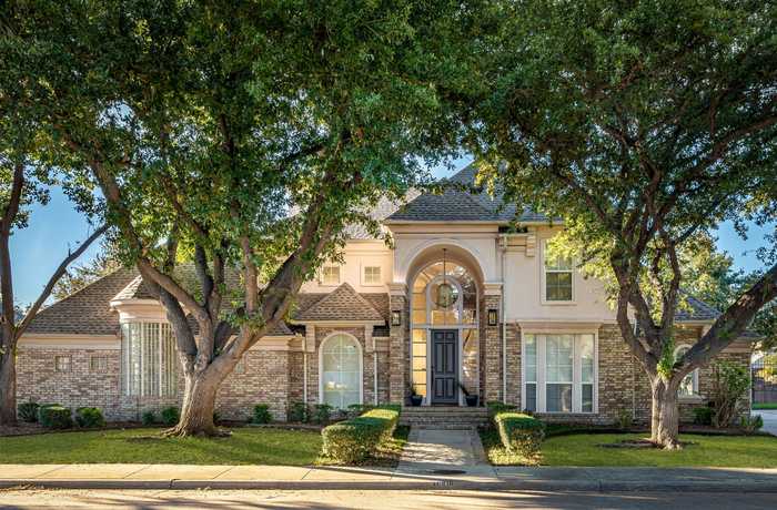 photo 1: 17916 Castle Bend Drive, Dallas TX 75287