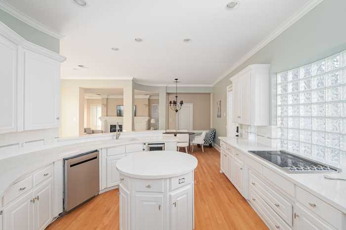 photo 2: 17916 Castle Bend Drive, Dallas TX 75287