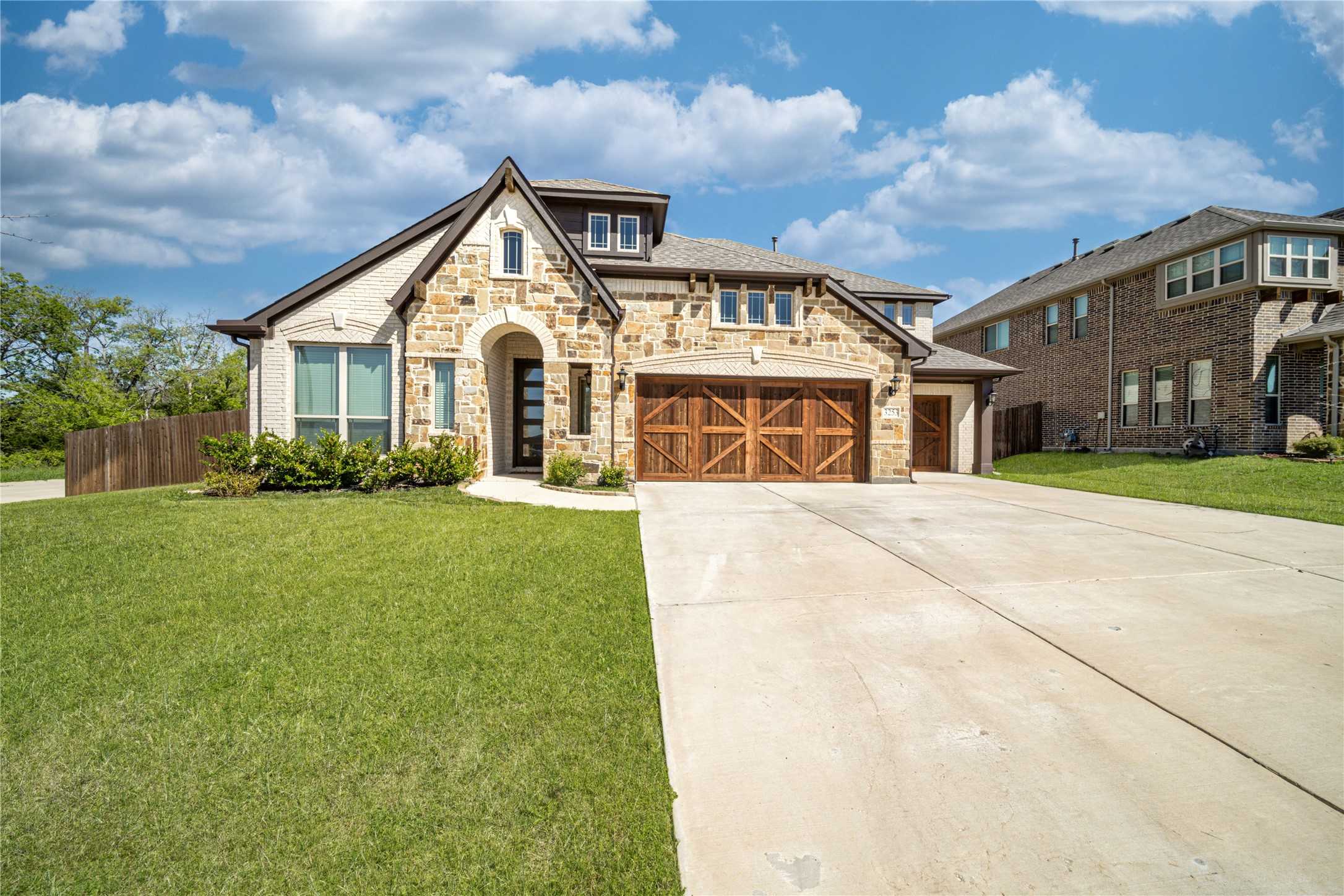 photo 1: 3253 Park Ridge Drive, Mesquite TX 75181