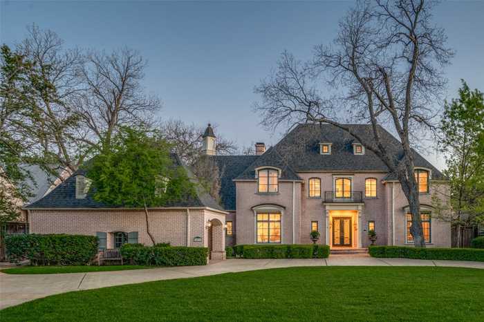 photo 2: 6436 Meadow Road, Dallas TX 75230