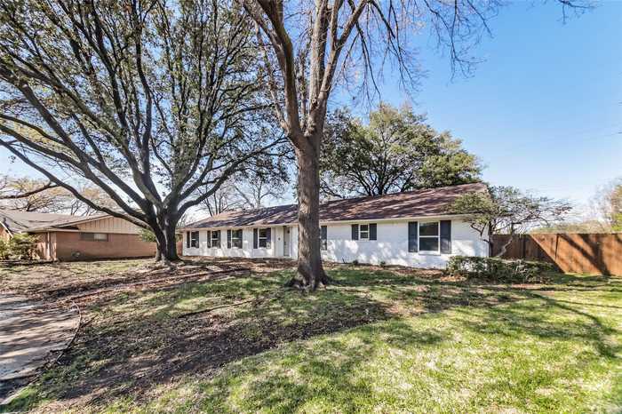 photo 2: 3115 Ponder Drive, Dallas TX 75229