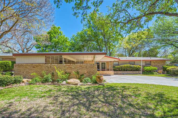 photo 1: 606 W Vista Drive, Garland TX 75041