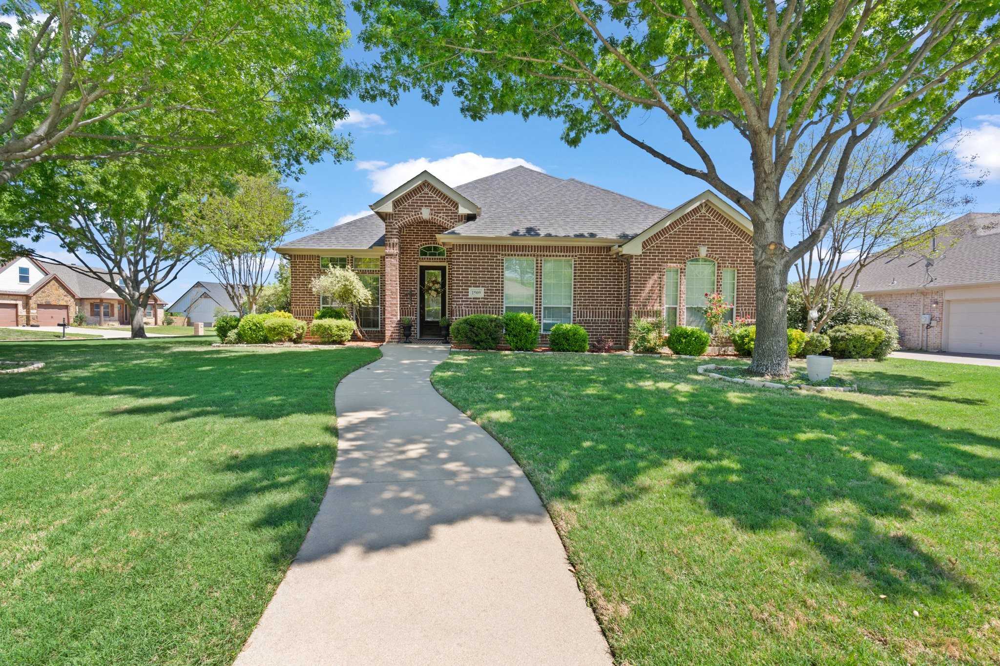 photo 1: 1509 Twin Oaks Court, Cleburne TX 76033