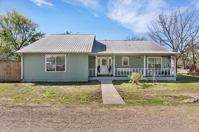 photo 2: 1000 Chestnut Street, Honey Grove TX 75446