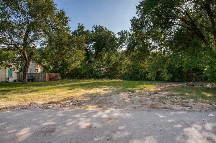 photo 1: 6910 Mohawk Drive, Dallas TX 75235