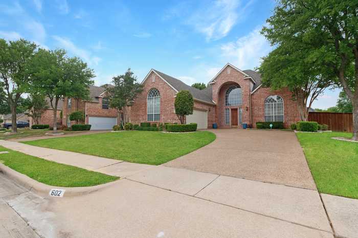 photo 2: 602 Eagle Court, Keller TX 76248