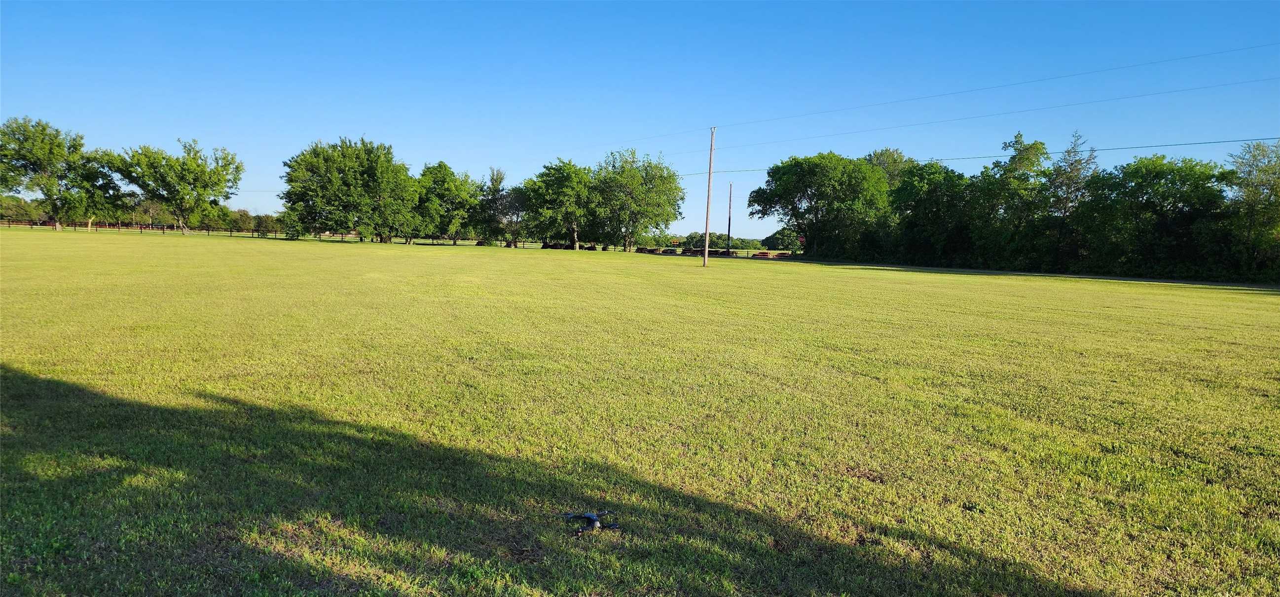 photo 2: 4609 County Road 206, Grandview TX 76050