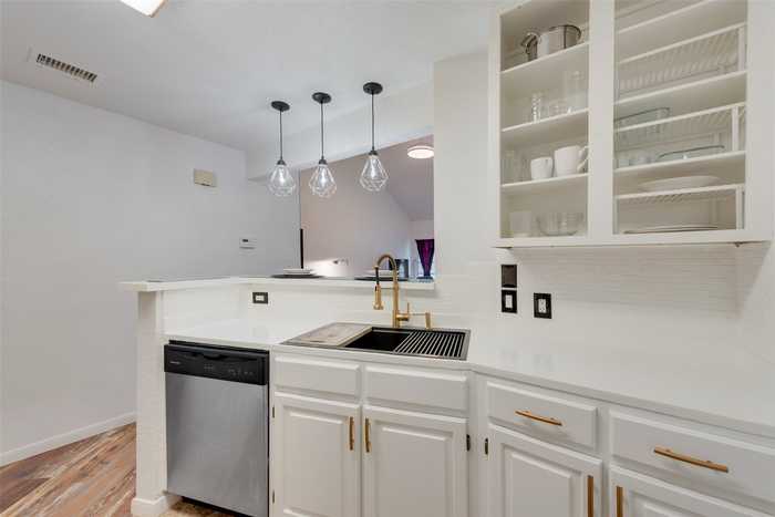 photo 2: 13217 Emily Road Unit 3208, Dallas TX 75240