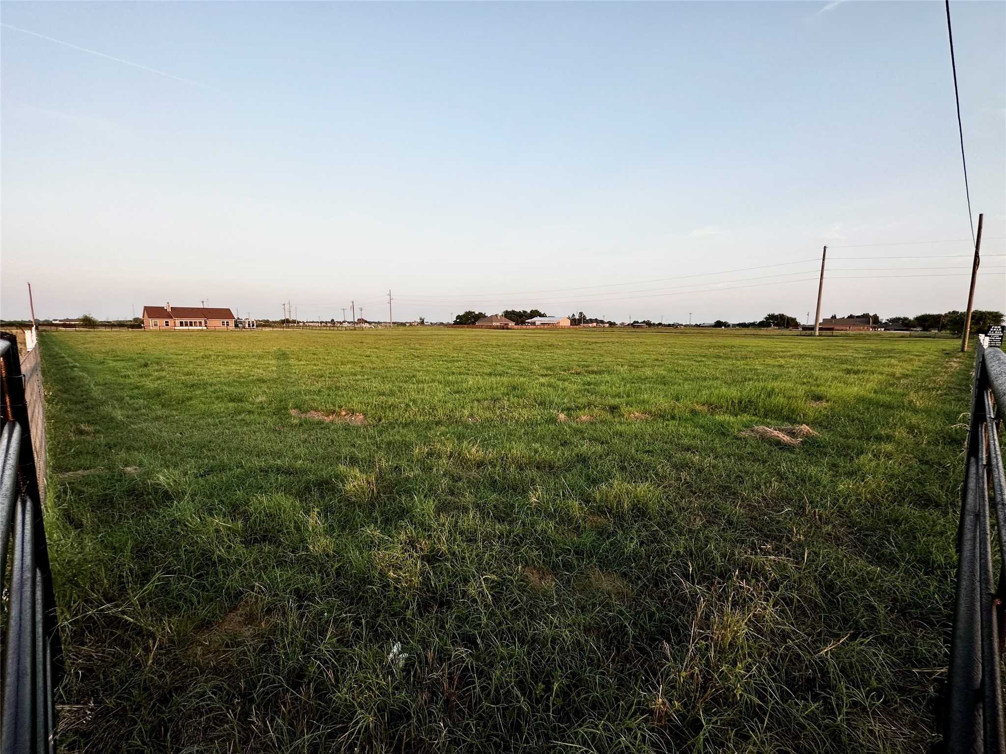 photo 1: 15622 US-377 Highway, Whitesboro TX 76273