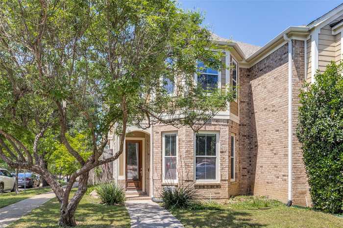 photo 2: 1203 N Bishop Avenue, Dallas TX 75208