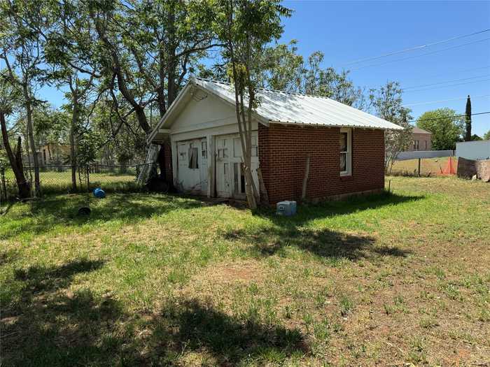 photo 19: 611 Oak Street, Sweetwater TX 79556