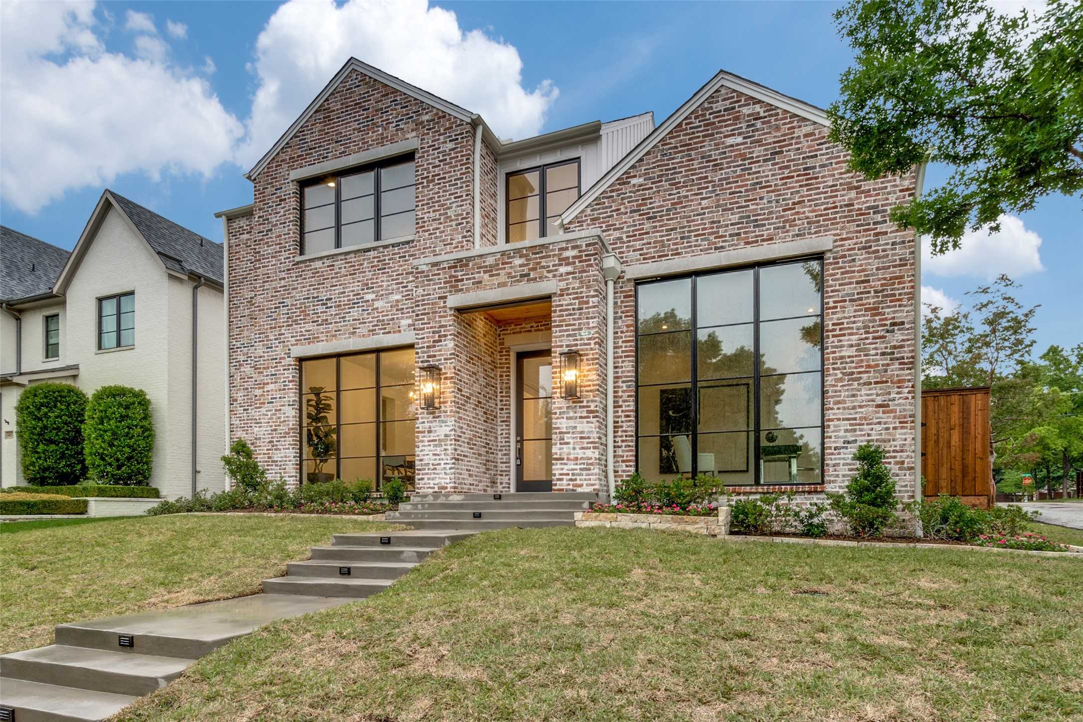 photo 2: 6861 Coronado Avenue, Dallas TX 75214