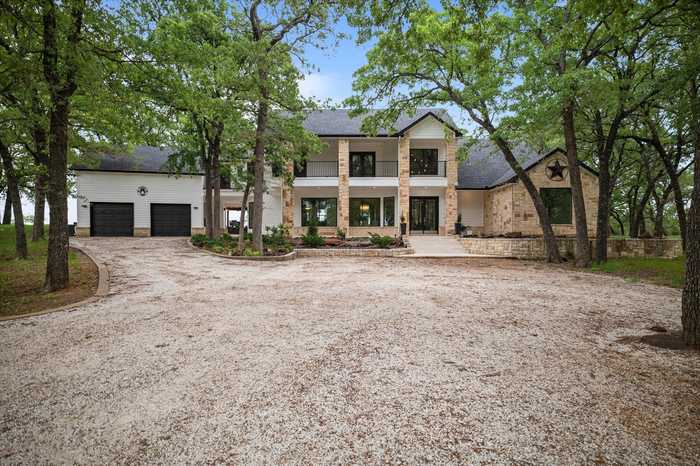 photo 1: 1072 Oak Hill Road, Valley View TX 76272