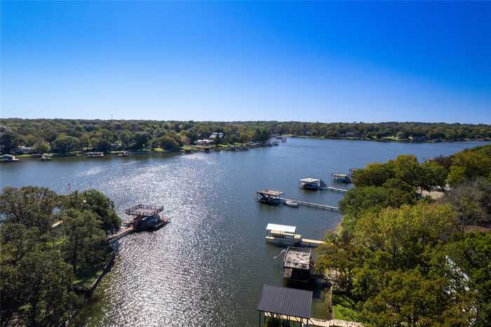 photo 1: 195 Lake Creek Drive, Mabank TX 75156