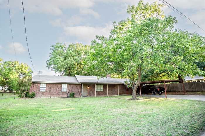 photo 2: 306 W Cottonwood Street, Nocona TX 76255