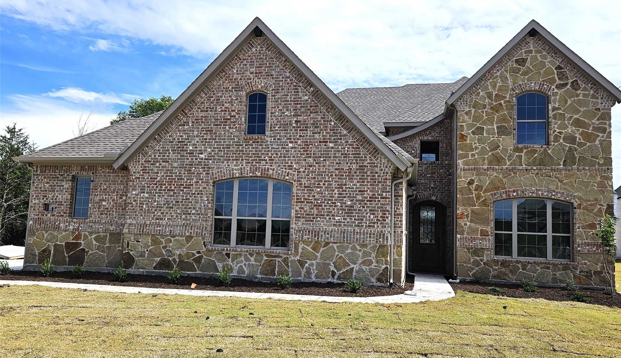 photo 1: 417 Magnolia Court, Trenton TX 75490