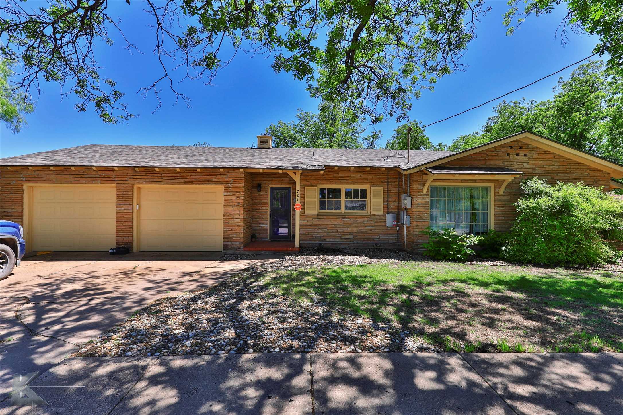 photo 3: 701 Cypress Street, Roscoe TX 79545