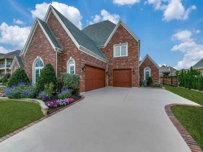 photo 2: 1217 Viridian Park Lane, Arlington TX 76005