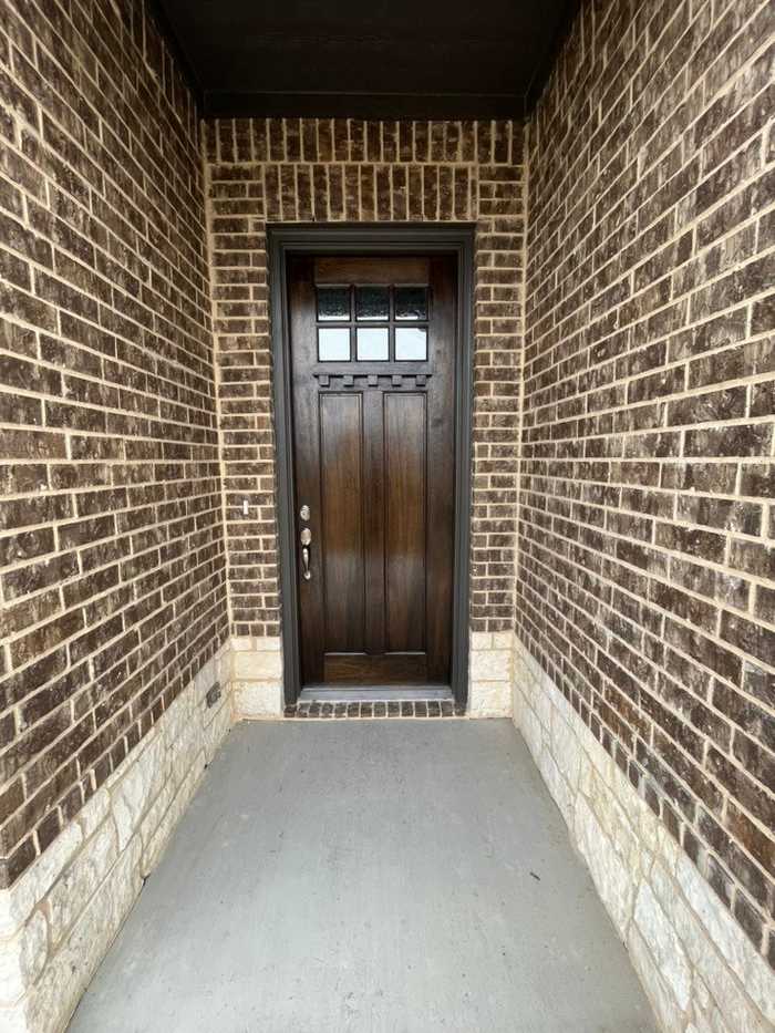 photo 2: 168 Hillock Court, Decatur TX 76234